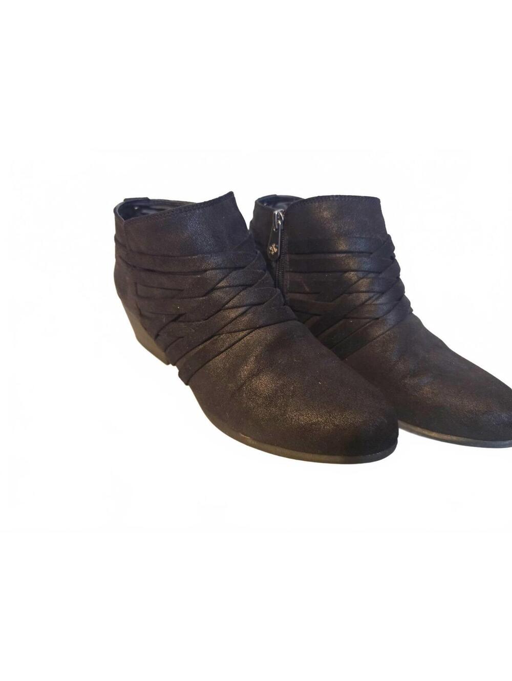 Daisy Fuentes Women's Ankle Bootie Pointed Toe Side Zip Faux Suede Black 7.5W